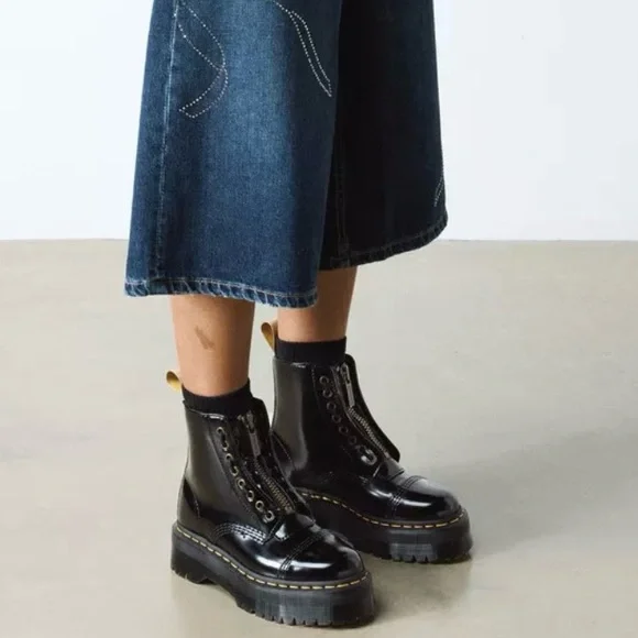 NWT Dr. Martens Sinclair Vegan Patent Leather boots in black Size 8 - Picture 3 of 16